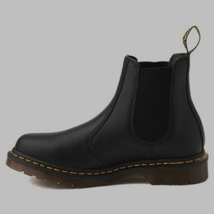 Doc Marten Chelsea Boot
